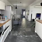 ヴィラ Villapetra Veliko Brdo *