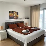 Villapetra Veliko Brdo * マカルスカ