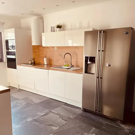 Villapetra ; Veliko Brdo * Makarska