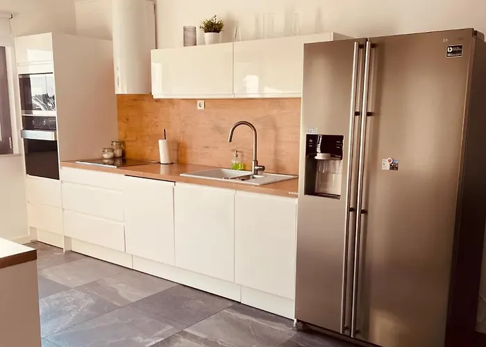 Villapetra Veliko Brdo * מאקרסקה